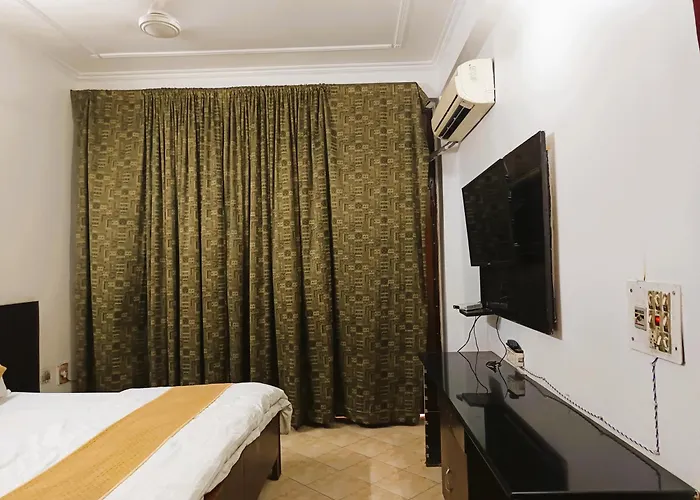 Yash Guest House 01 Minute Walk In Nizamuddin Railway Station