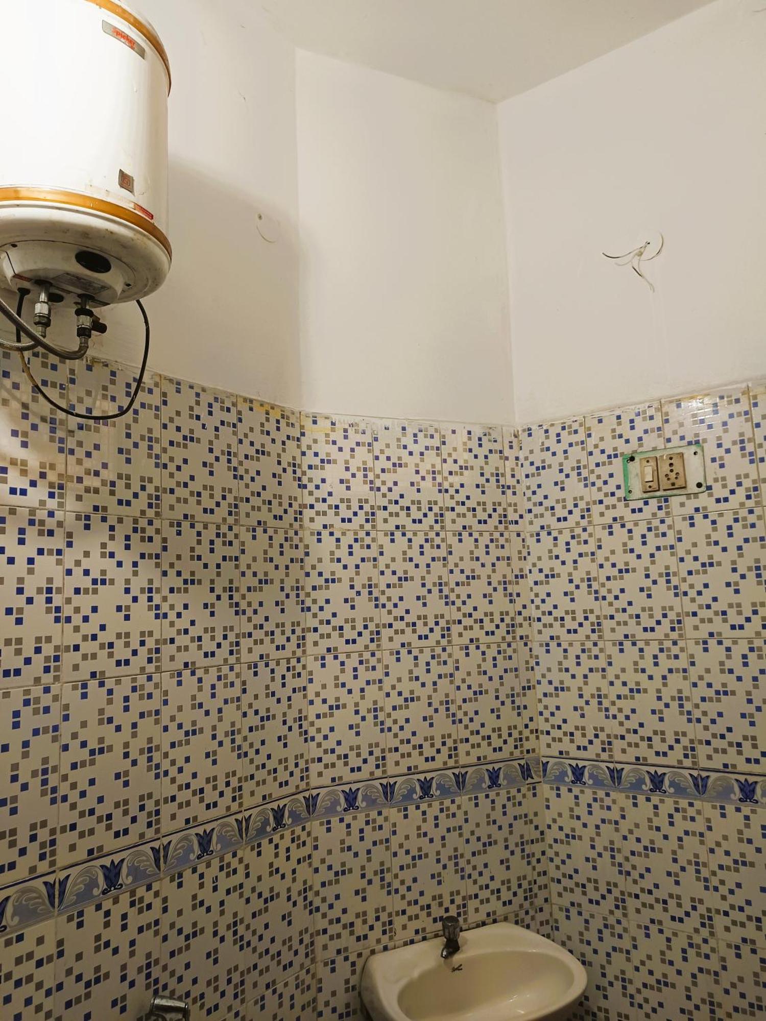 Guest house Yash 01 Minute Walk In Nizamuddin Railway Station New Delhi